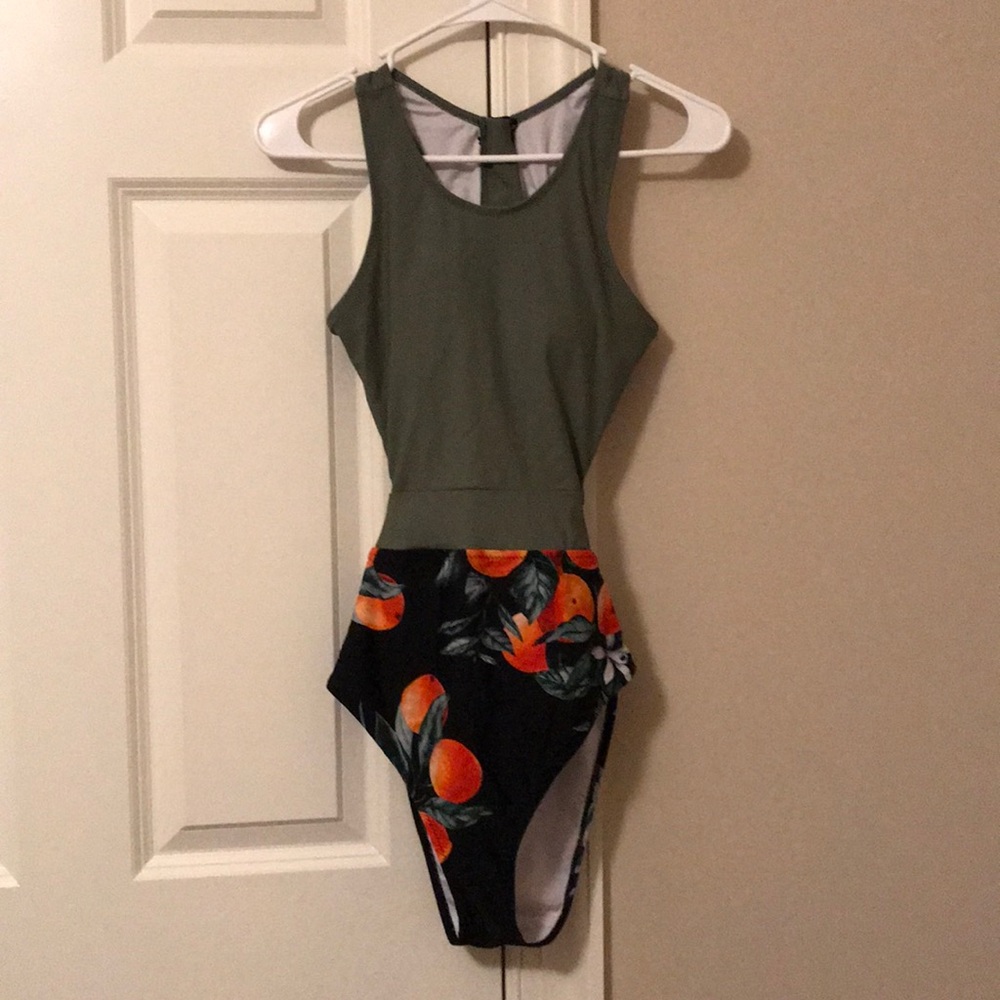 NWOT Cupshe one piece swimsuit
